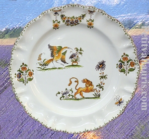 ASSIETTE MODELE LOUIS XV DECOR TRADITION VIEUX MOUSTIERS