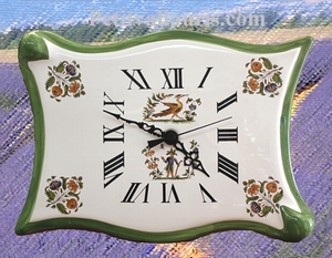 HORLOGE FAIENCE MODELE PARCHEMIN DECOR TRADITION MOUSTIERS P