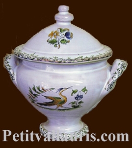 MINIATURE SOUP TUREEN OLD MOUSTIERS DECORATION TRADITION