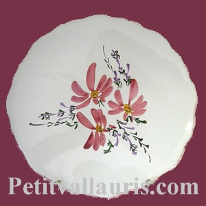 STYLE DISH BELOW PINK FLOWERS DECORATION
