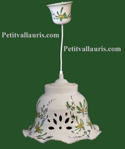 SUSPENSION CERAMIQUE DENTELLEE MODELE CLOCHE FLEURS VERTES