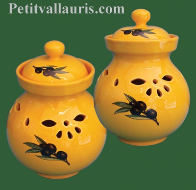 GARLIC POT PROVENCAL COLOR WITH BLACK OLIVES DECOR