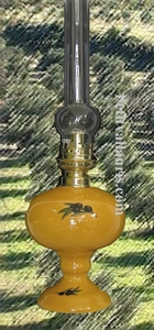 LAMPE BEC A PETROLE DECOR PROVENCAL JAUNE ET OLIVES NOIRES